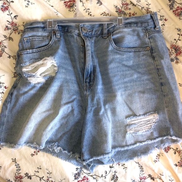 American Eagle High Waisted Shorts - Picture 1 of 2